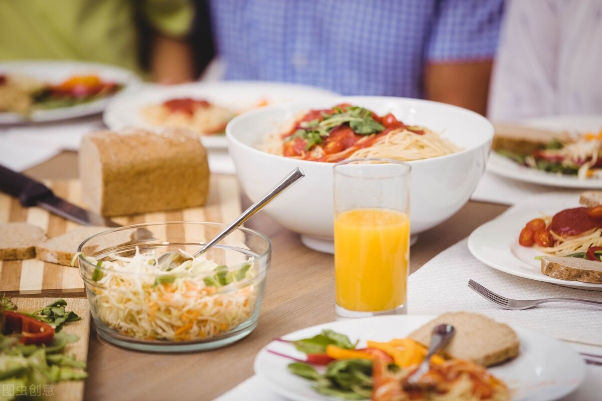 中国式饭局人脉学下载_饭局敬酒技巧_职场饭局敬酒公式