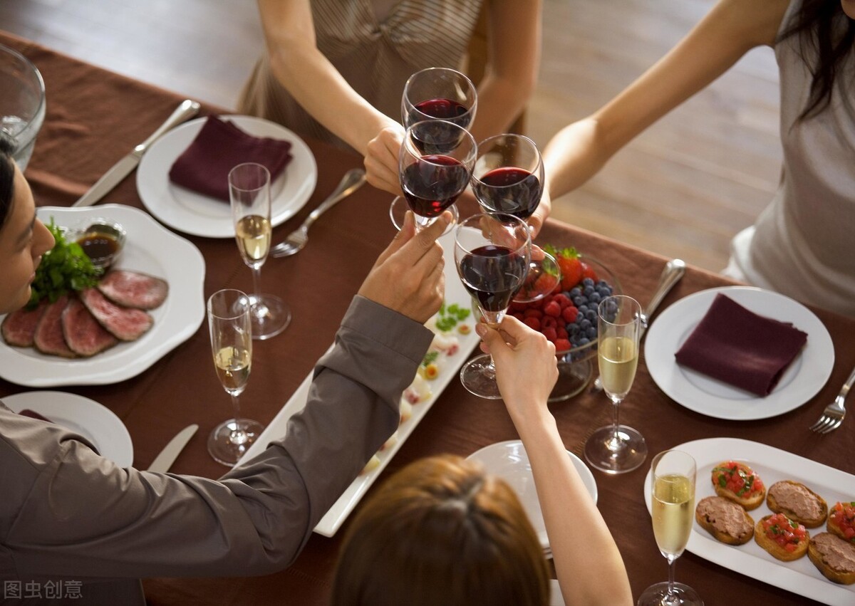 中国式饭局人脉学：饭局表现影响命运，这些识人术快下载