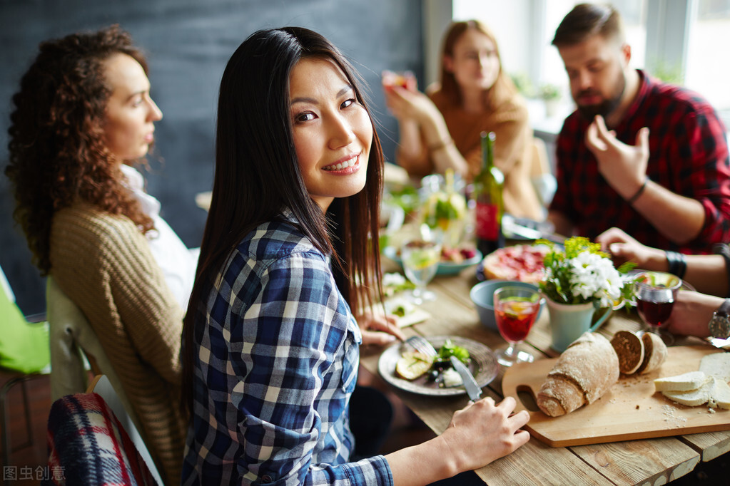 中国式饭局人脉学下载_酒局社交技巧_饭局识人术
