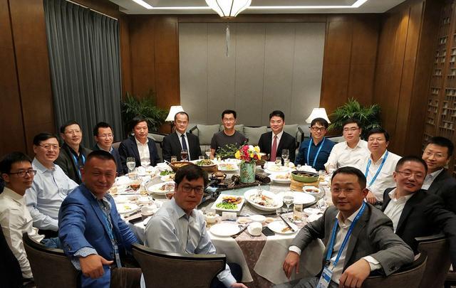 中国式饭局人脉学：掌握潜规则，饭局上轻松获取有利人脉