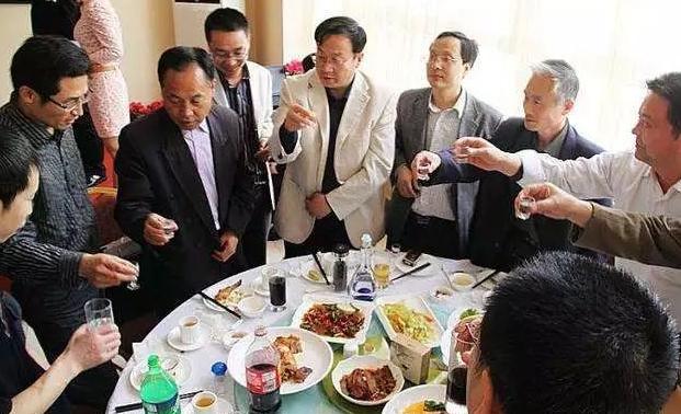 职场饭局技巧_中国式饭局人脉学下载_饭局潜规则