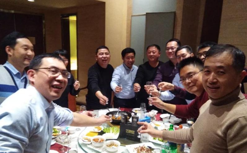 职场饭局技巧_中国式饭局人脉学下载_饭局潜规则