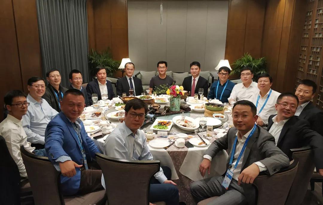 职场饭局应酬话术_中国式饭局人脉学下载_职场饭局挡酒技巧